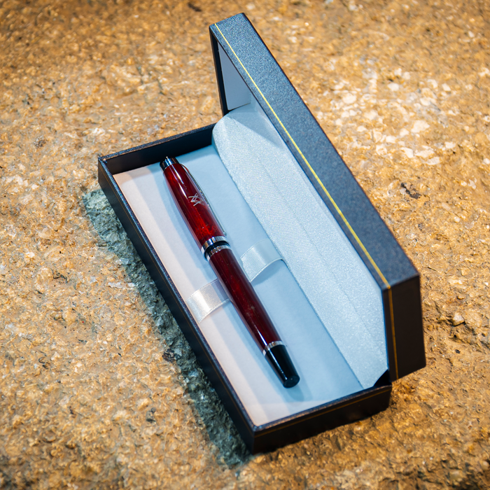 Bolígrafo con estuche