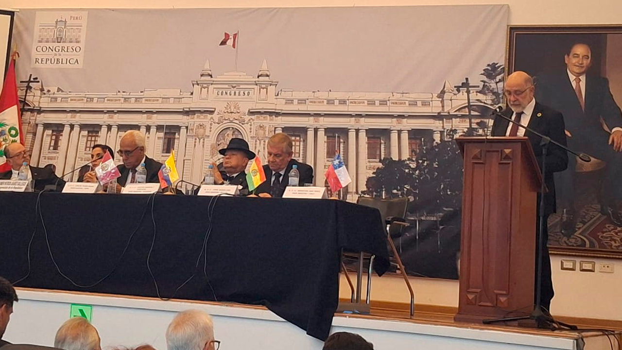 Gran Maestro dicta conferencia magistral en Perú