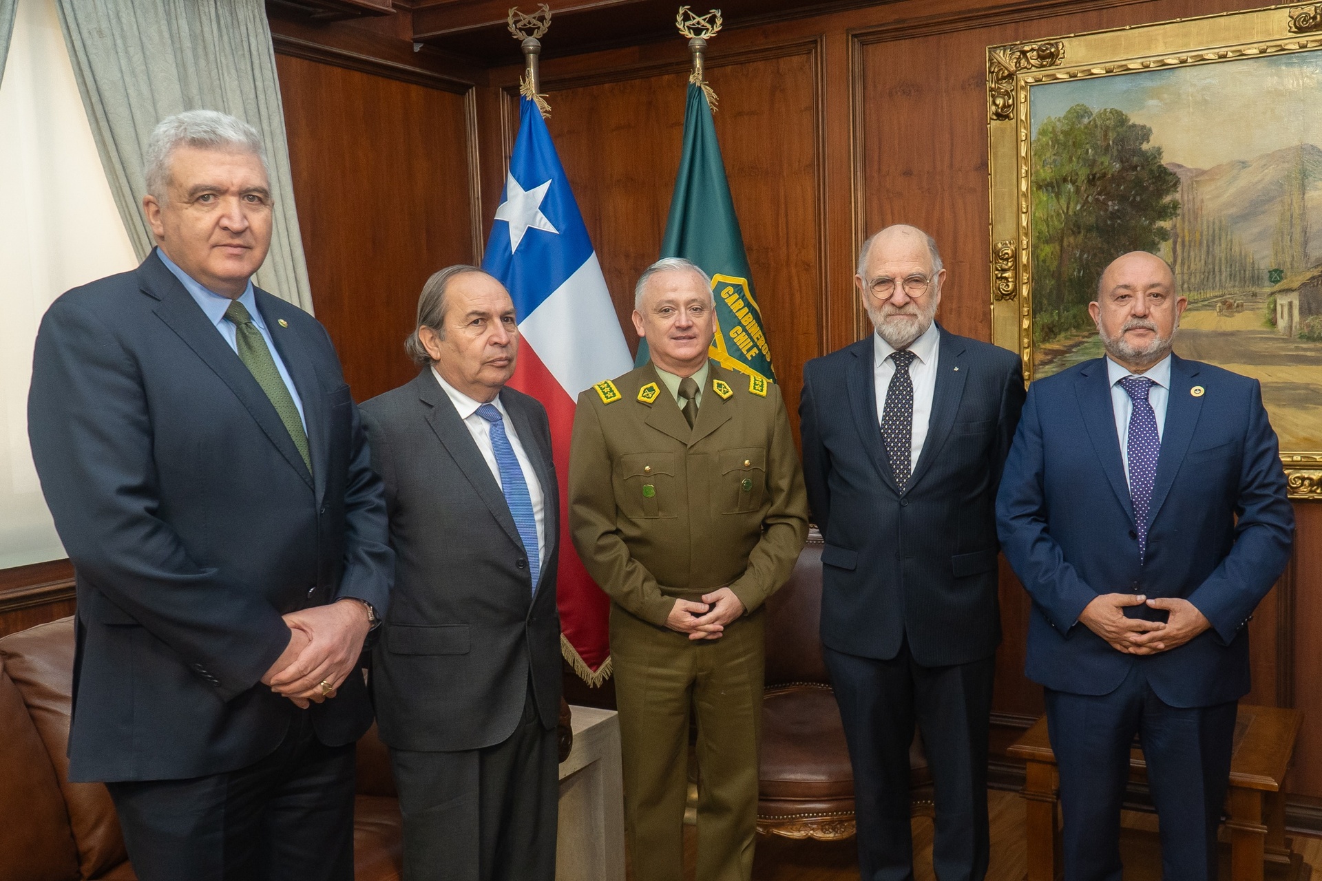 Gran Maestro visita al General Director de Carabineros
