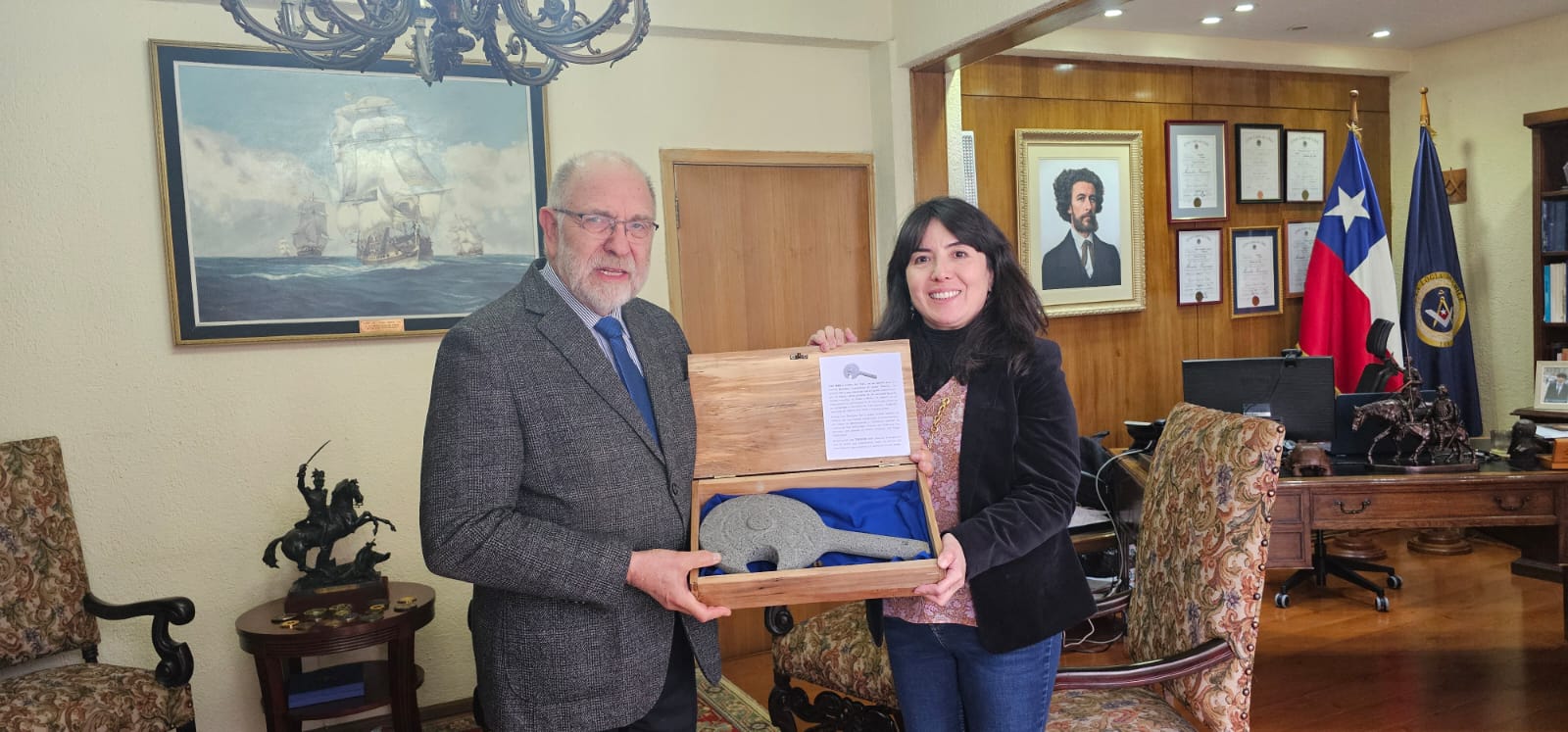 Museo Masónico recibe regalos de Logia “Nueva Luz”