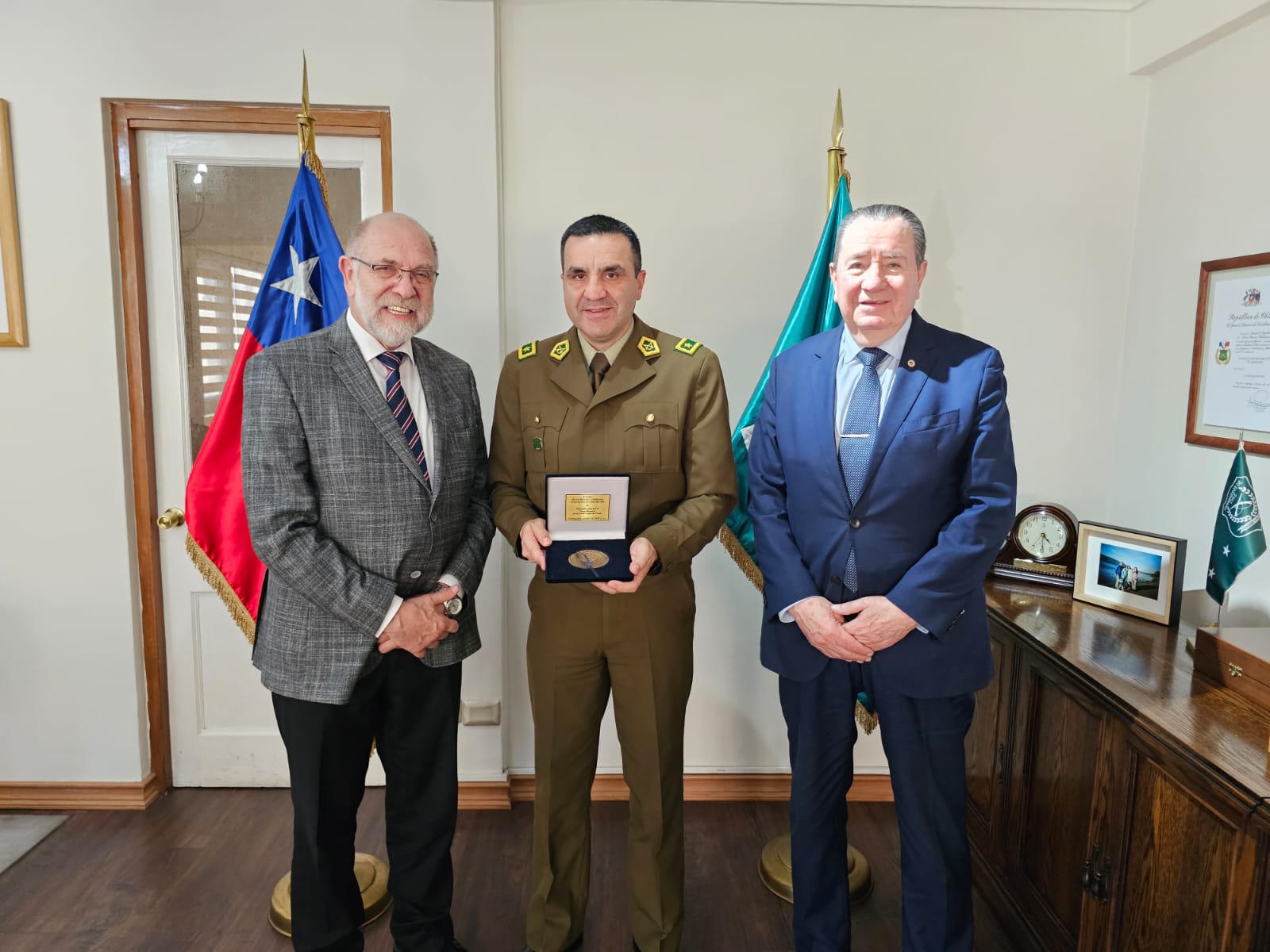 Gran Maestro saluda al General de Carabineros del Biobío