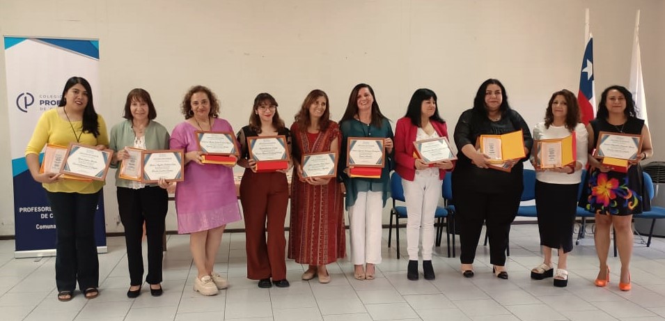 Logia Patria y Libertad realiza ceremonia de reconocimiento al profesor