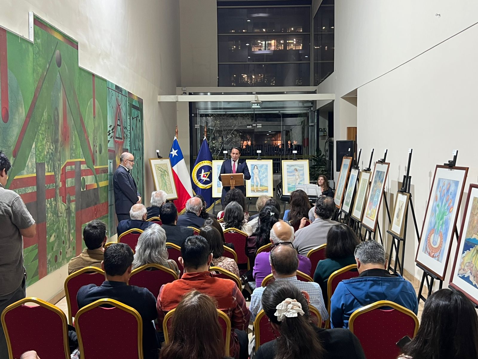 Artista Roxana Oñate exhibe su obra  en Pasos Perdidos en la Gran Logia