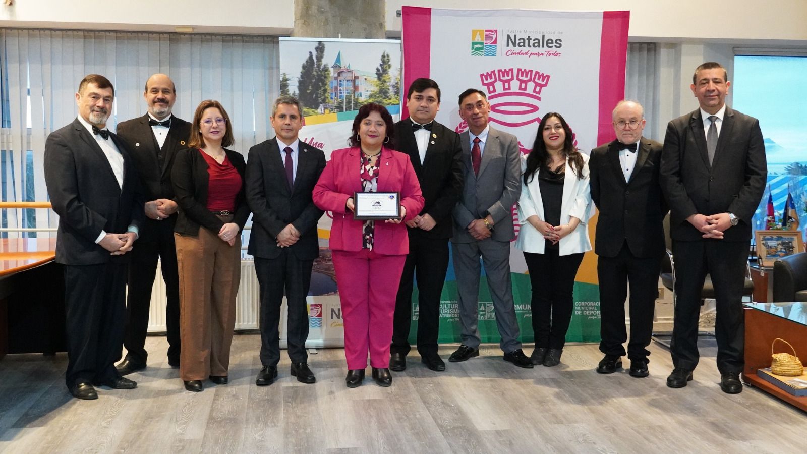 Logia Payne presentó saludos protocolares a la Municipalidad de Natales por el 115° aniversario comunal